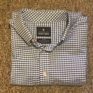 Stafford Checkered Blue Travel Wrinkle-Free Oxford